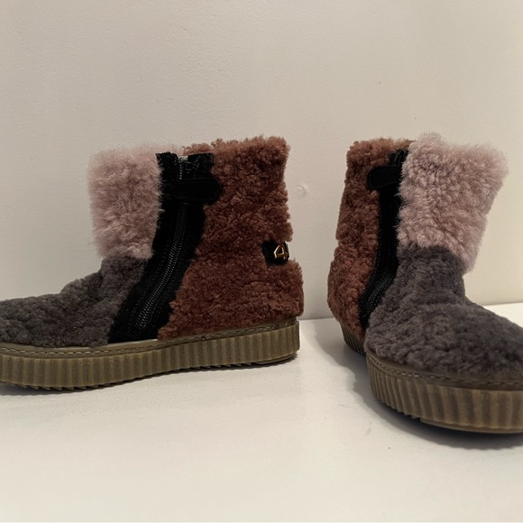 NEW - Cesare Paciotti 4us Girls Logo shearling boots. (Size 31 EU / 13 US) - Picture 2 of 5